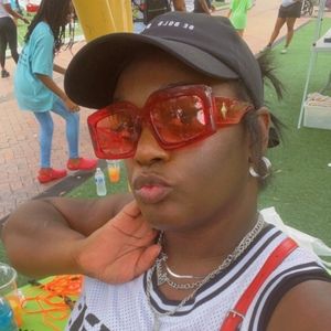 Meet your Posher, Nina